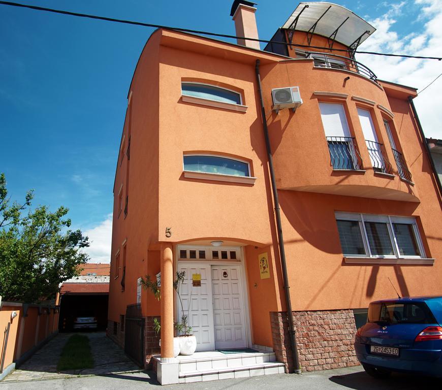 The Wallaby House Hostel Zagreb Exterior photo